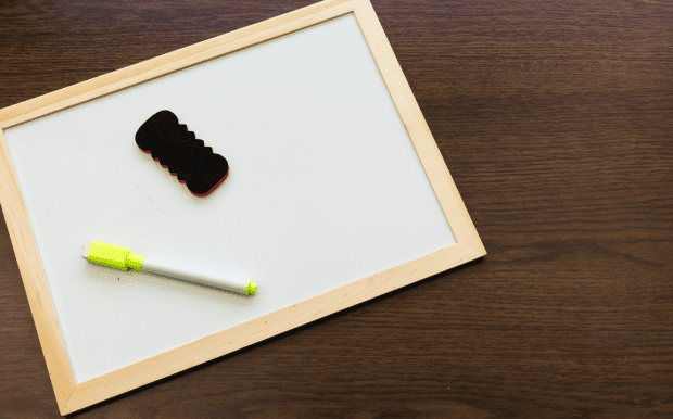 Senator中性廣告筆 - 港生活玩樂誌 Senator品牌書寫工具成立於1920年。 德國進口墨水,書寫性能優良,出墨連續,線條流暢。 筆身採用多種繽紛色彩,滿足各種書寫喜好。 可以局部印刷LOGO和標語。 客製 - 港生活玩樂誌 Senator中性廣告筆