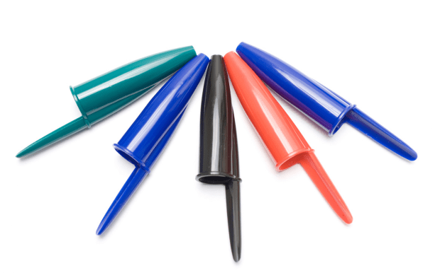 Senator中性廣告筆 - 港生活玩樂誌 Senator品牌書寫工具成立於1920年。 德國進口墨水,書寫性能優良,出墨連續,線條流暢。 筆身採用多種繽紛色彩,滿足各種書寫喜好。 可以局部印刷LOGO和標語。 客製 - 港生活玩樂誌 Senator中性廣告筆